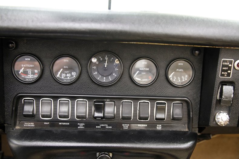 Jaguar-Xke-1969-Pale-Primrose-Tan-32