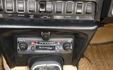 Jaguar-Xke-1969-Pale-Primrose-Tan-33