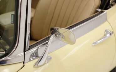 Jaguar-Xke-1969-Pale-Primrose-Tan