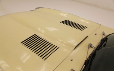 Jaguar-Xke-1969-Pale-Primrose-Tan-39