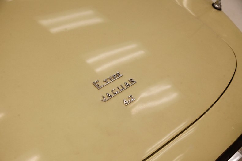 Jaguar-Xke-1969-Pale-Primrose-Tan-44