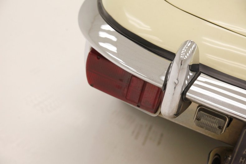 Jaguar-Xke-1969-Pale-Primrose-Tan-45