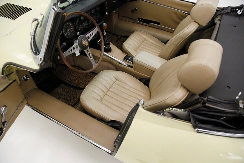 Jaguar-Xke-1969-Pale-Primrose-Tan-49