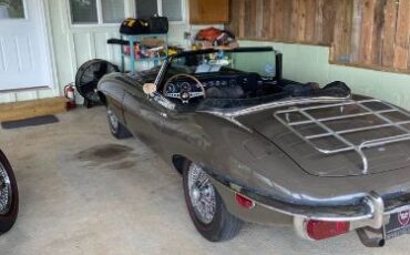 Jaguar-Xke-1969-Sable-Black-11