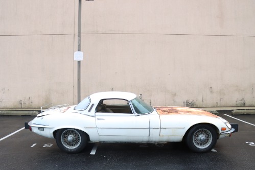 Jaguar-Xke-1974-White-Tan-3