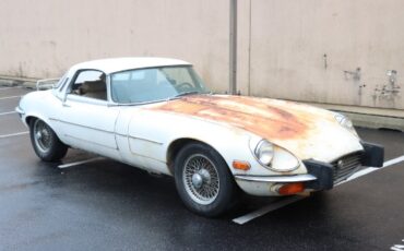 Jaguar-Xke-1974-White-Tan