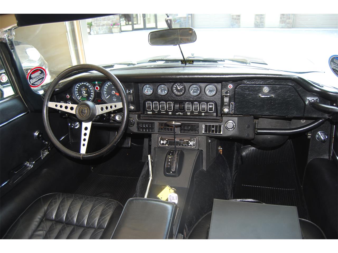 Jaguar-Xke-iii-1974-Silver-Black-3