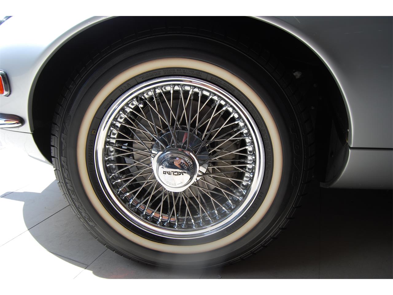 Jaguar-Xke-iii-1974-Silver-Black-5