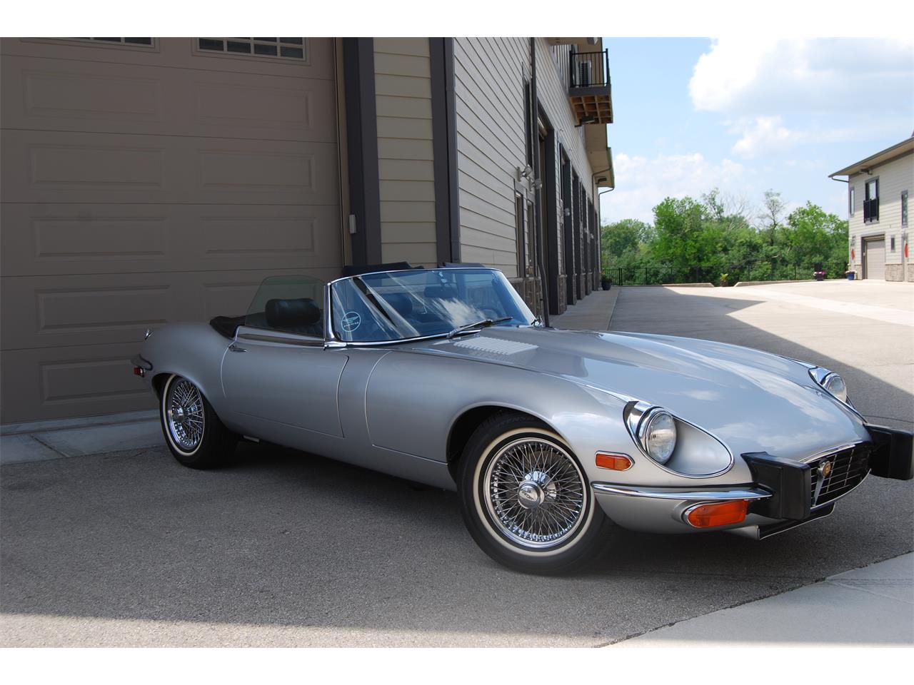 Jaguar-Xke-iii-1974-Silver-Black-7