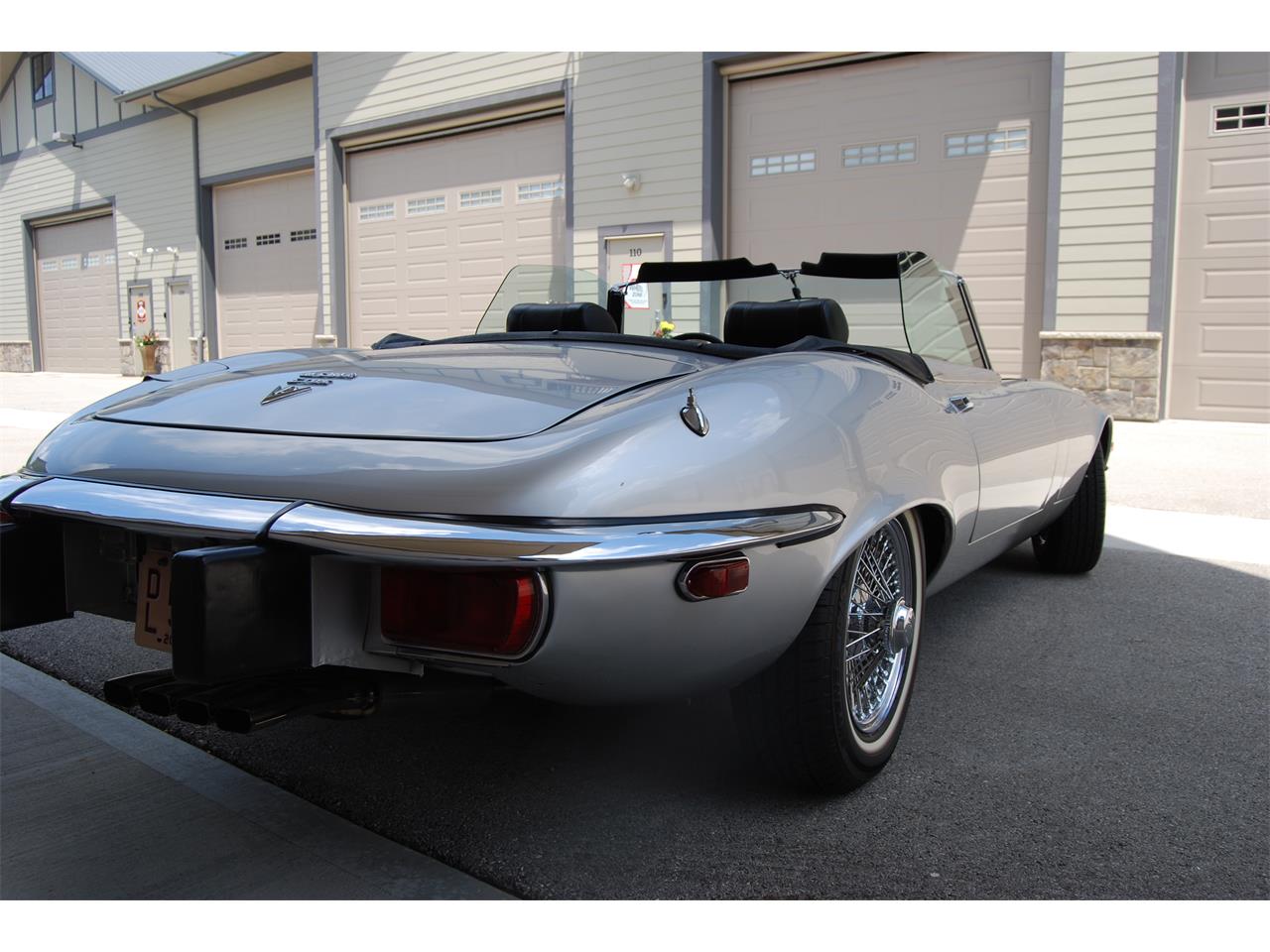 Jaguar-Xke-iii-1974-Silver-Black-8