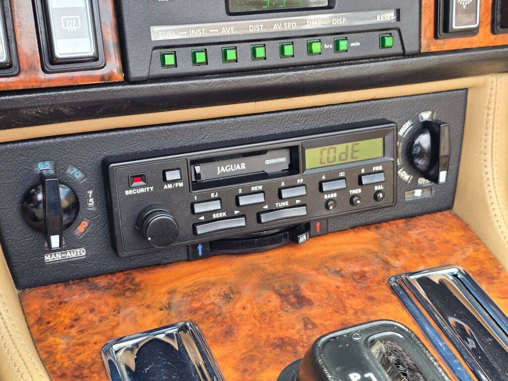 Jaguar-xj-series-xjs-1990-green-23