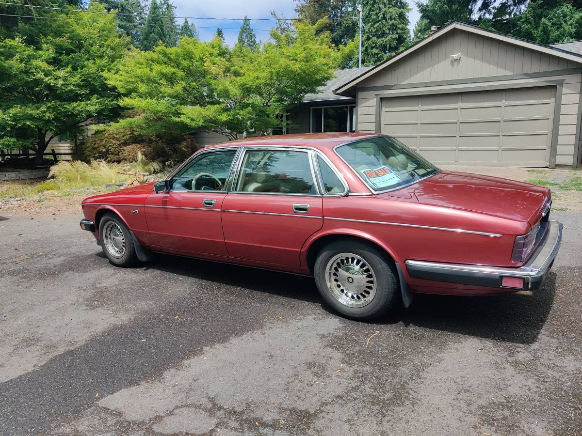 Jaguar-xj6-vanden-plas-1989-red-1