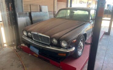 Jaguar-xj6c-1977-1