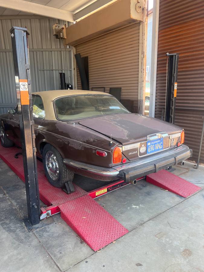 Jaguar-xj6c-1977-4