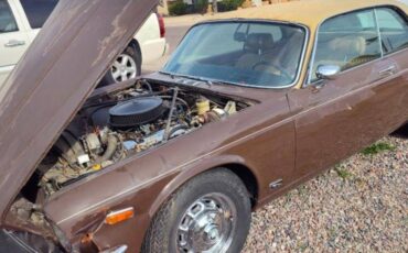 Jaguar-xj6c-1977-9