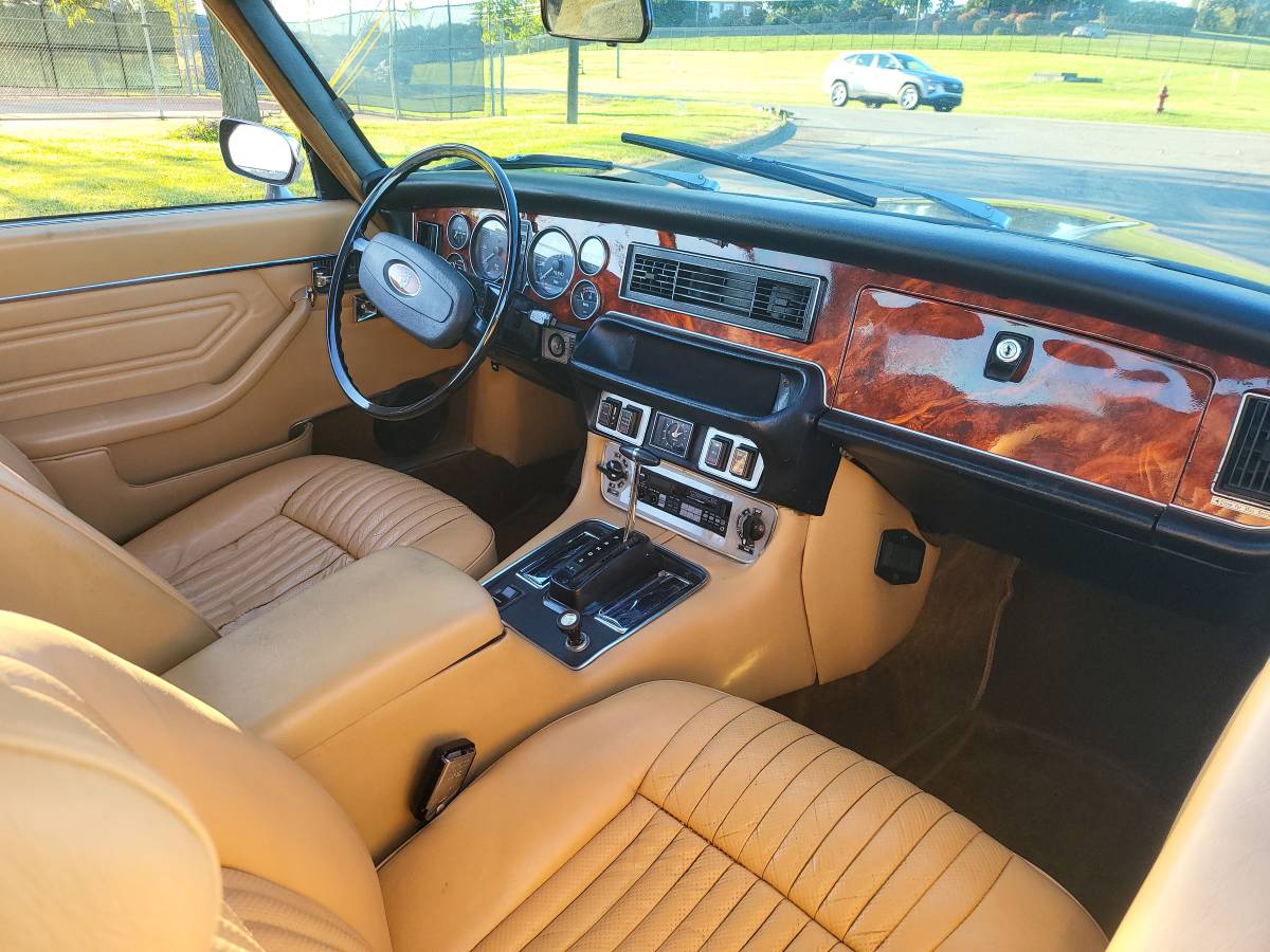 Jaguar-xj6c-1977-red-1