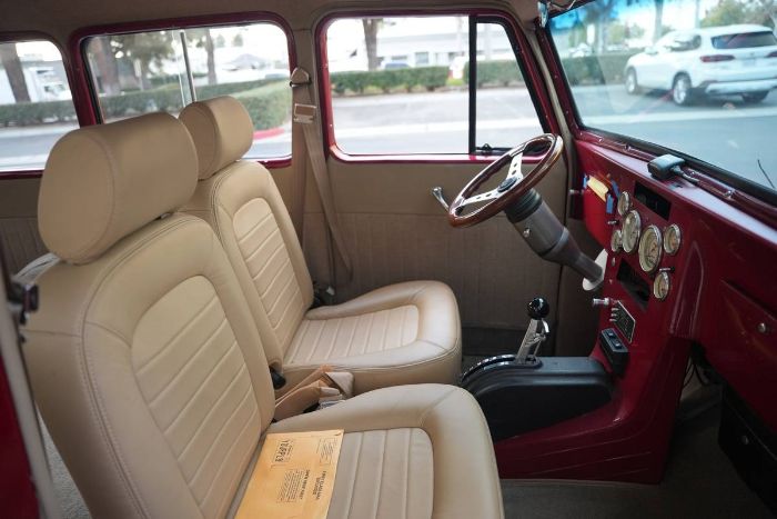 Jeep-1952-RedTan