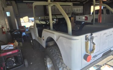 Jeep-CJ-1968-10