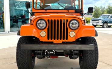 Jeep-CJ-1973-SUV-1
