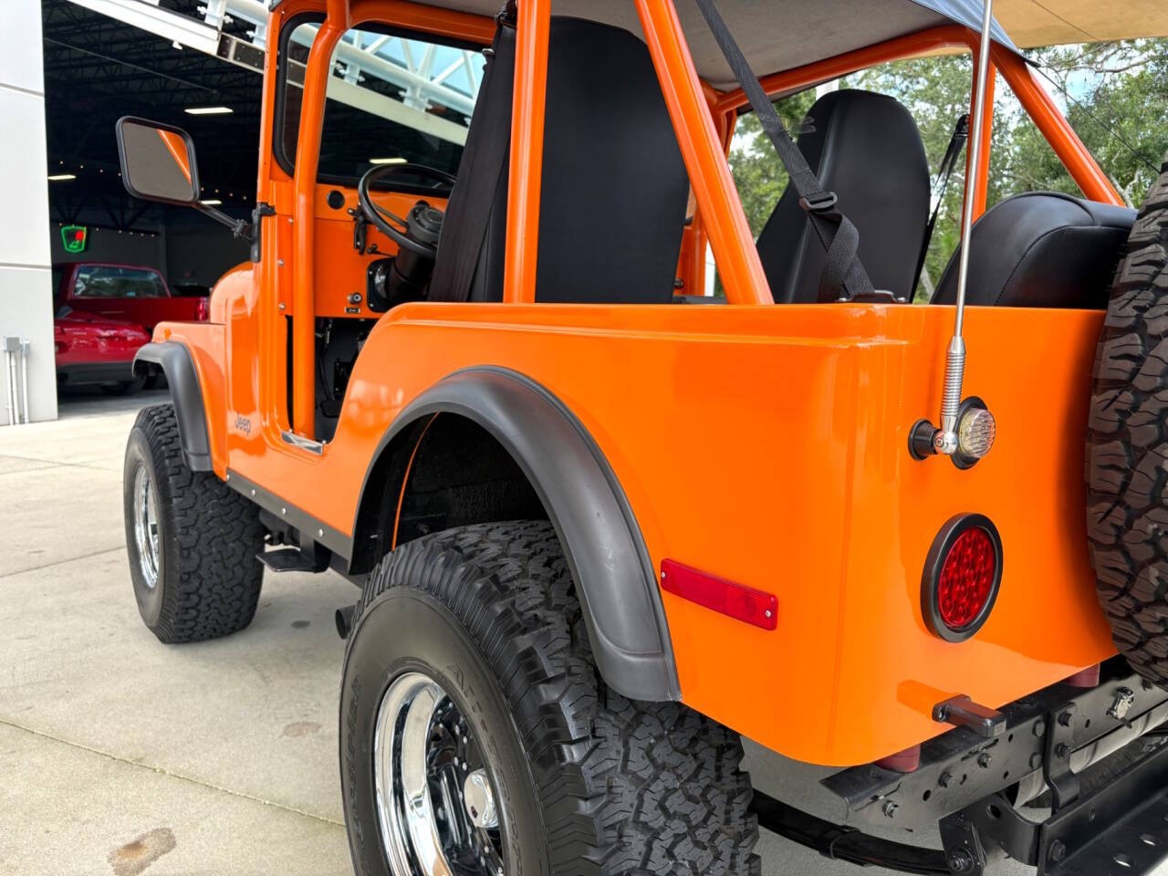 Jeep-CJ-1973-SUV-12