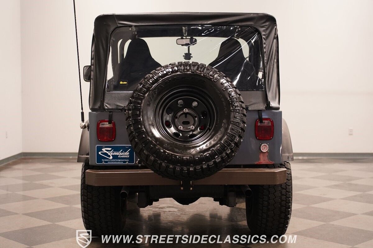 Jeep-CJ-1974-Jeep-13