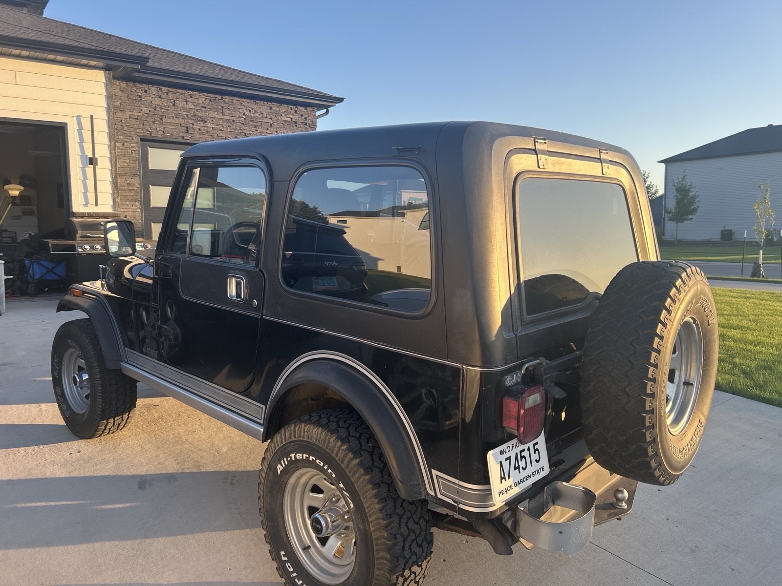Jeep-CJ-1982-4