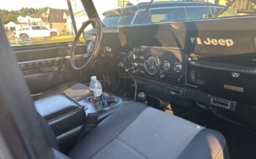 Jeep-CJ-1982-8