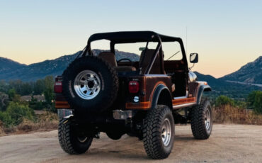 Jeep-CJ-1982-SUV