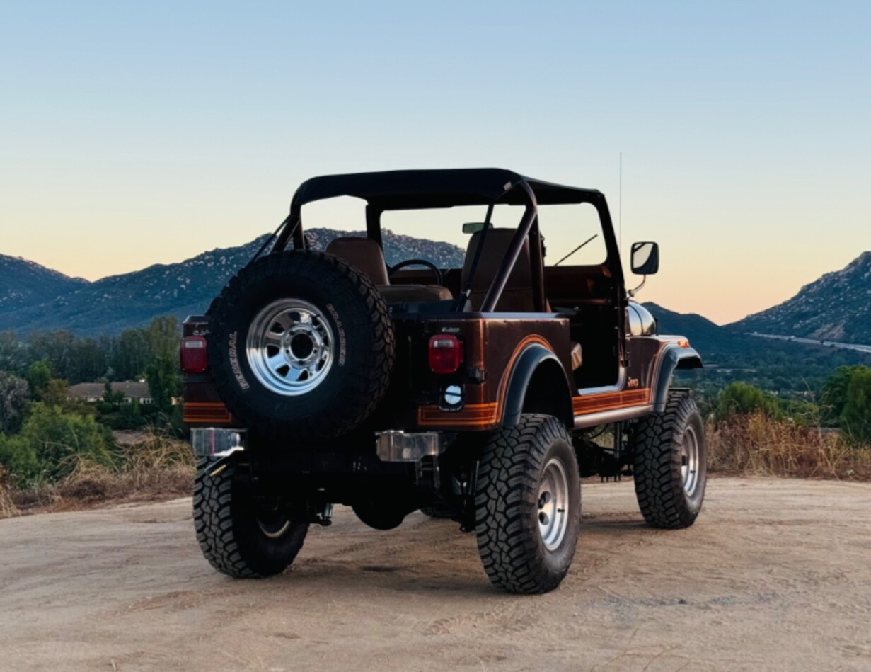 Jeep-CJ-1982-SUV