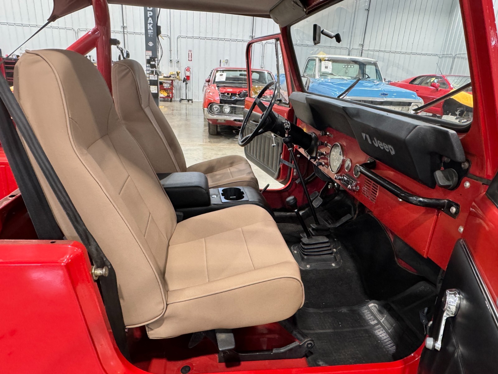 Jeep-CJ-1983-6