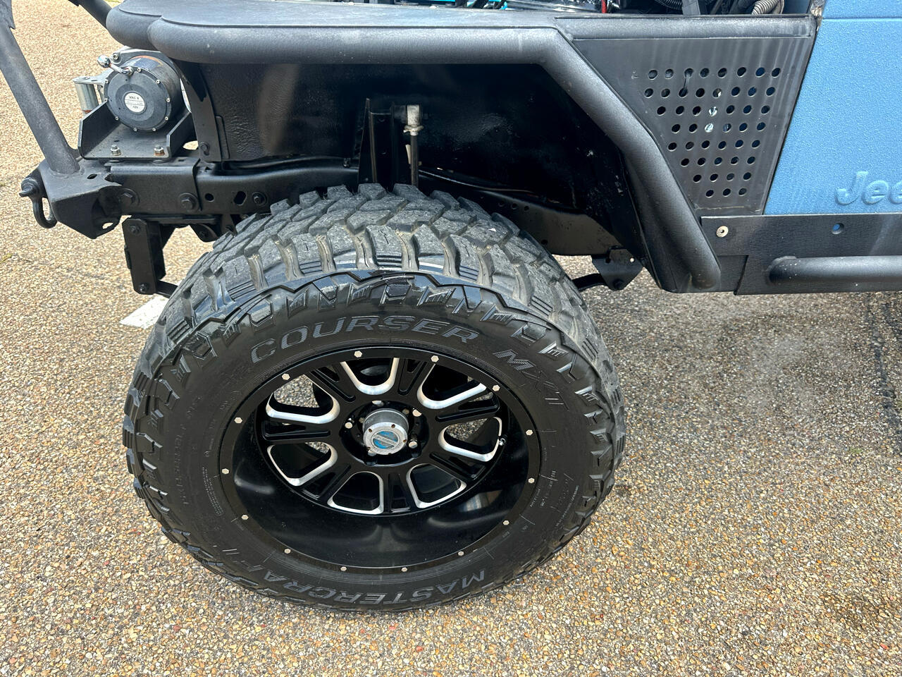 Jeep-CJ-1983-SUV-21