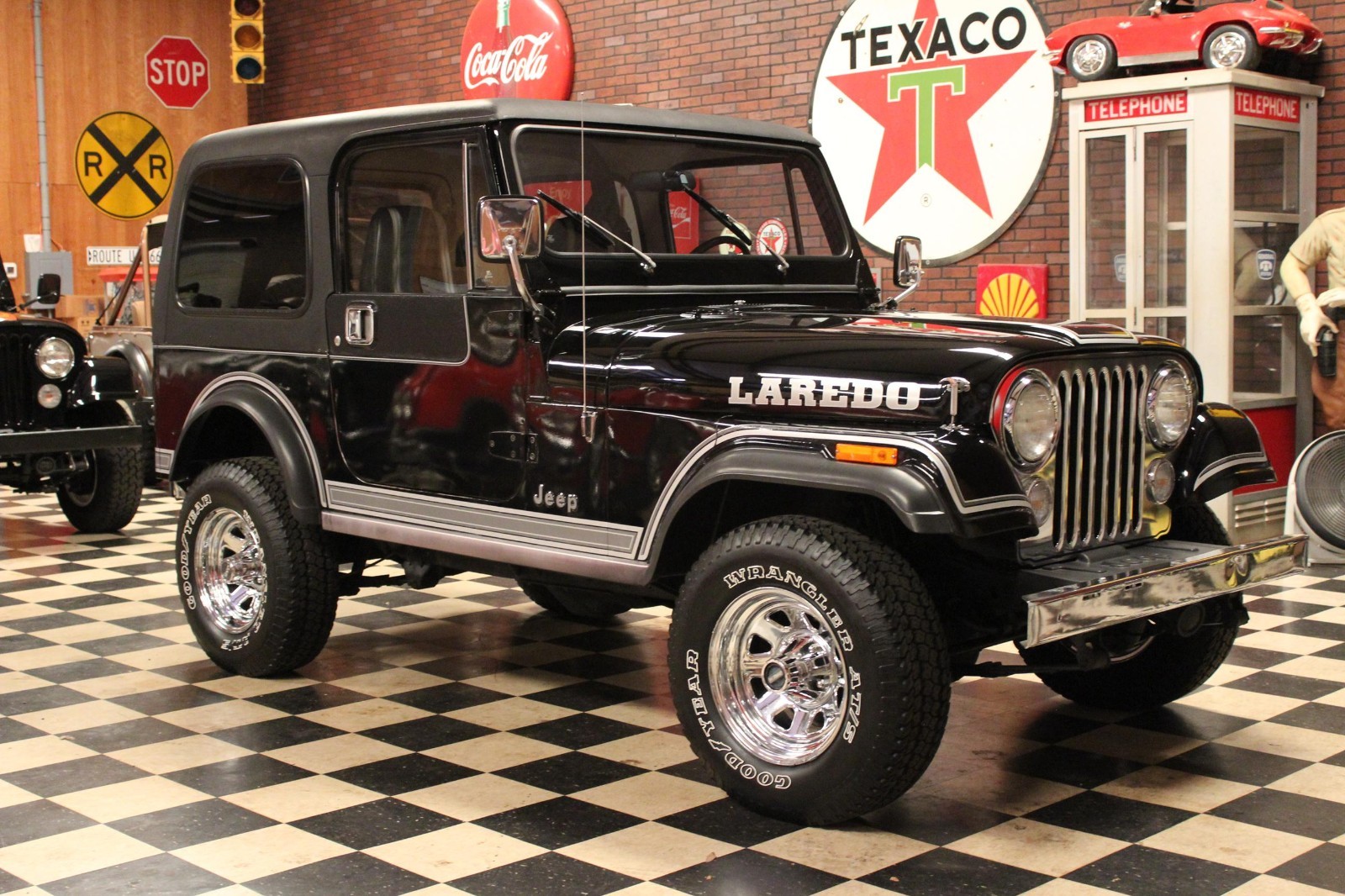 Jeep-CJ-1983-SUV
