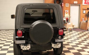 Jeep-CJ-1983-SUV-4