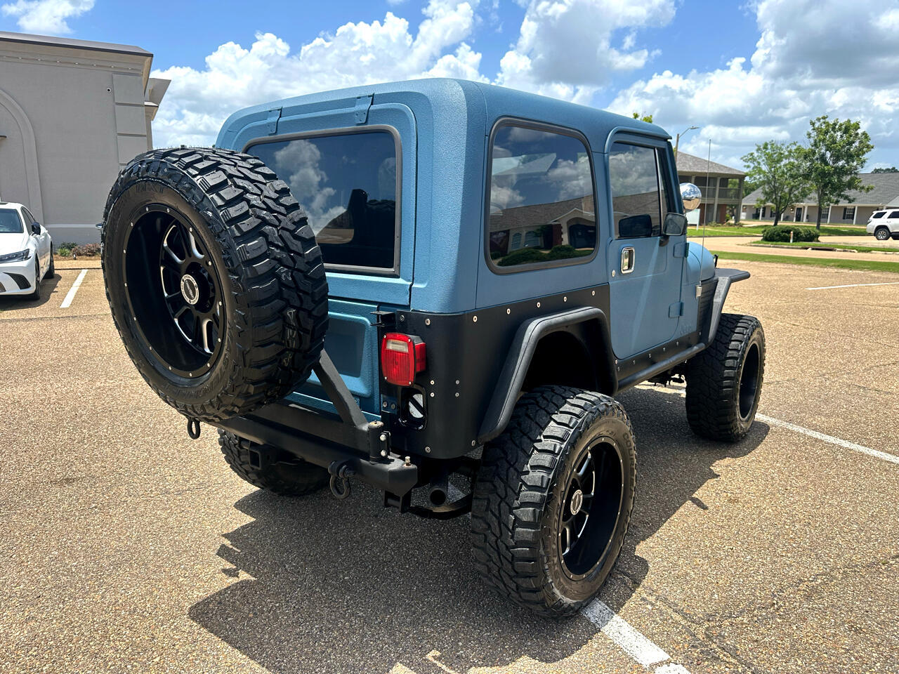 Jeep-CJ-1983-SUV-4