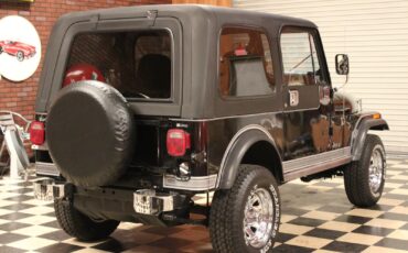 Jeep-CJ-1983-SUV-5