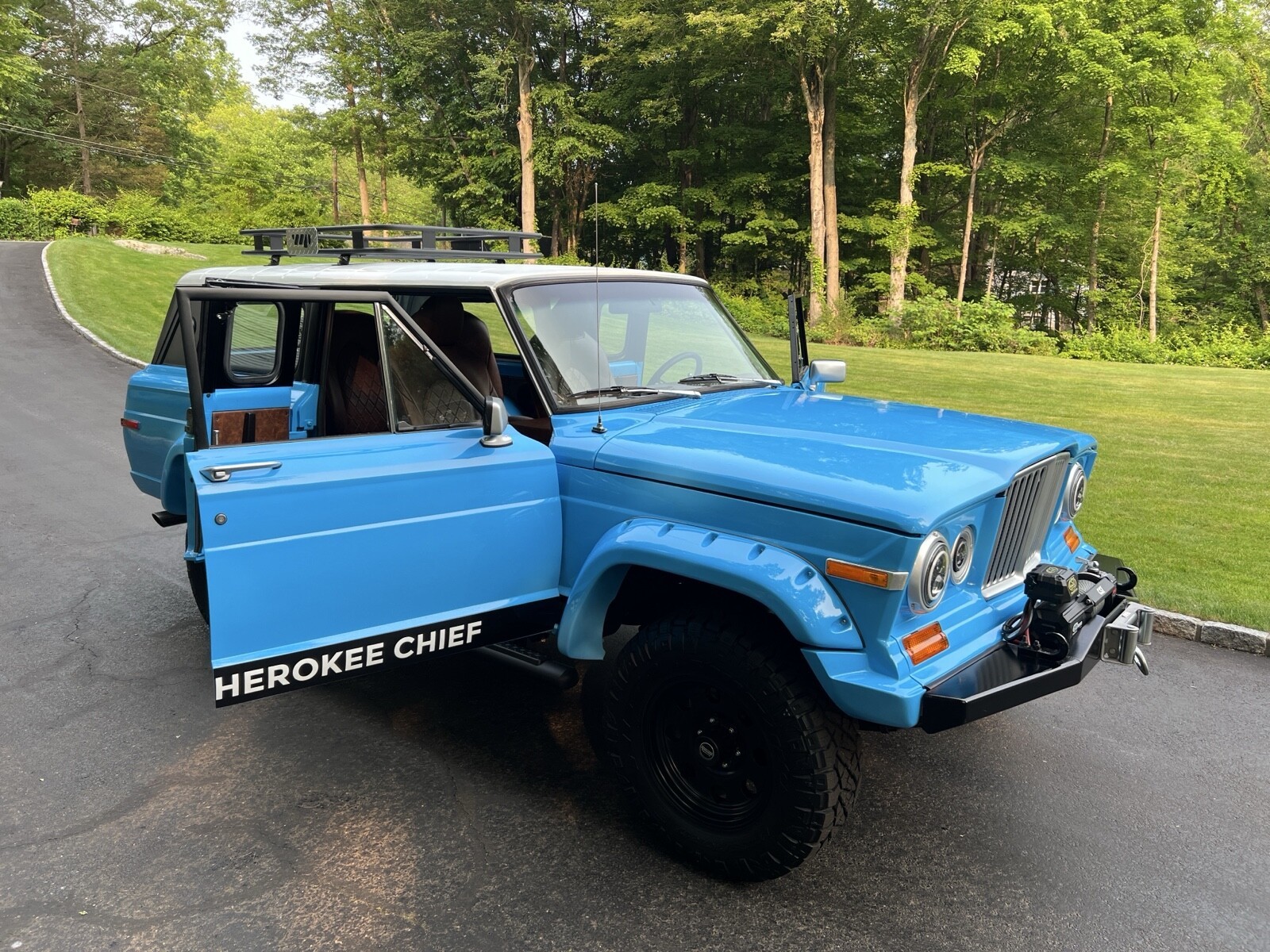 Jeep-Cherokee-1979-SUV-11