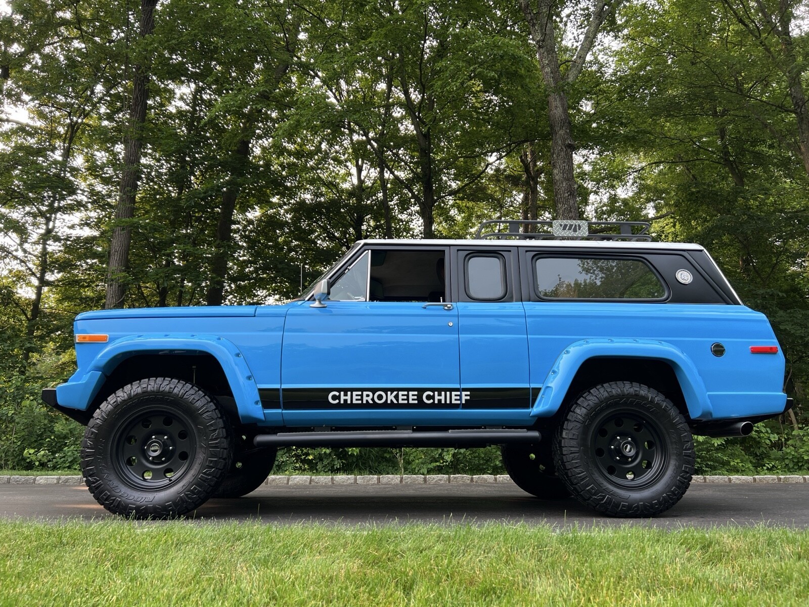 Jeep-Cherokee-1979-SUV-4