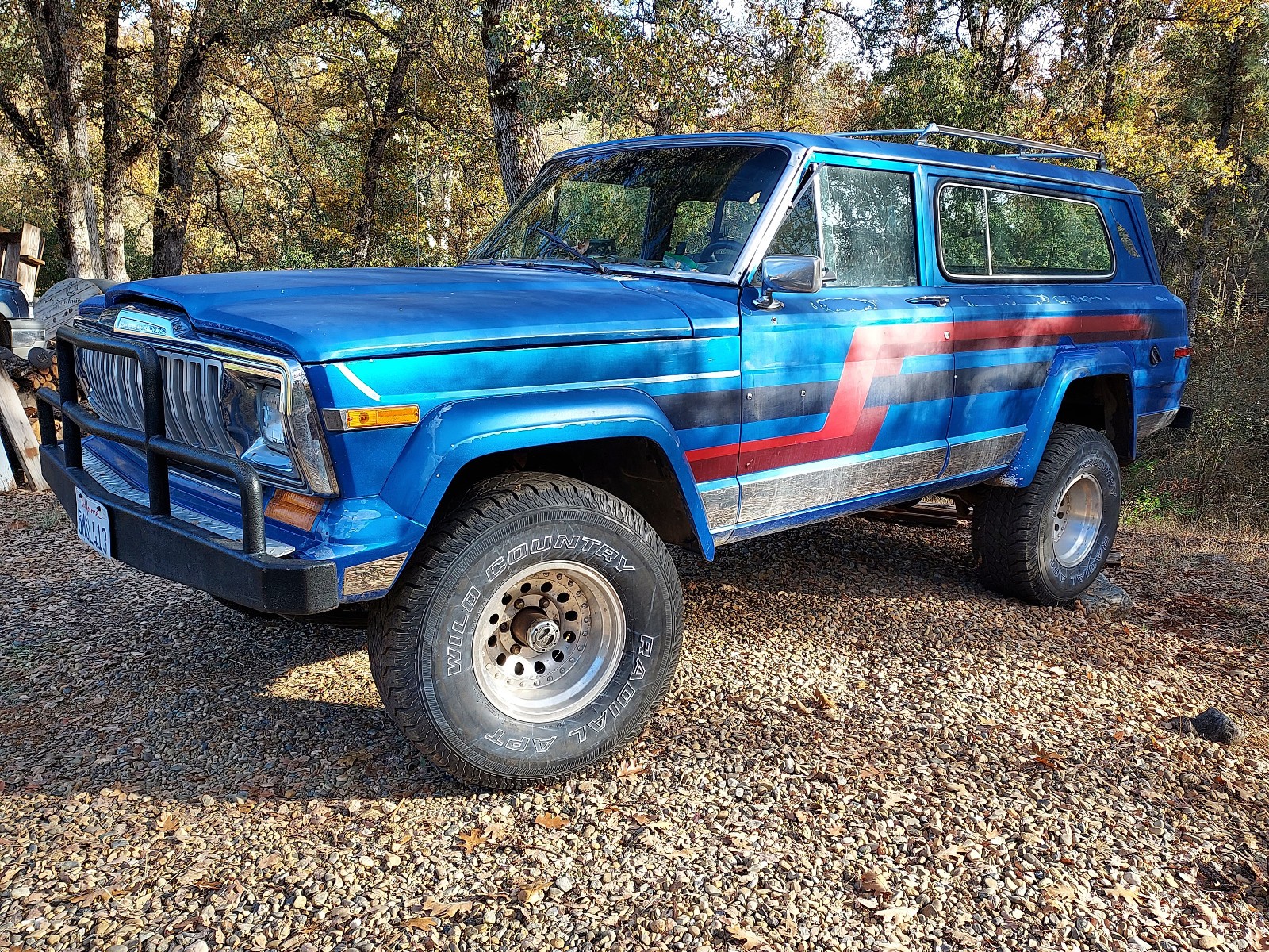 Jeep-Cherokee-1981-SUV-2