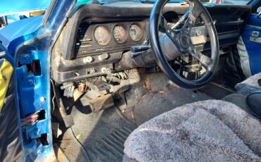 Jeep-Cherokee-1981-SUV-28