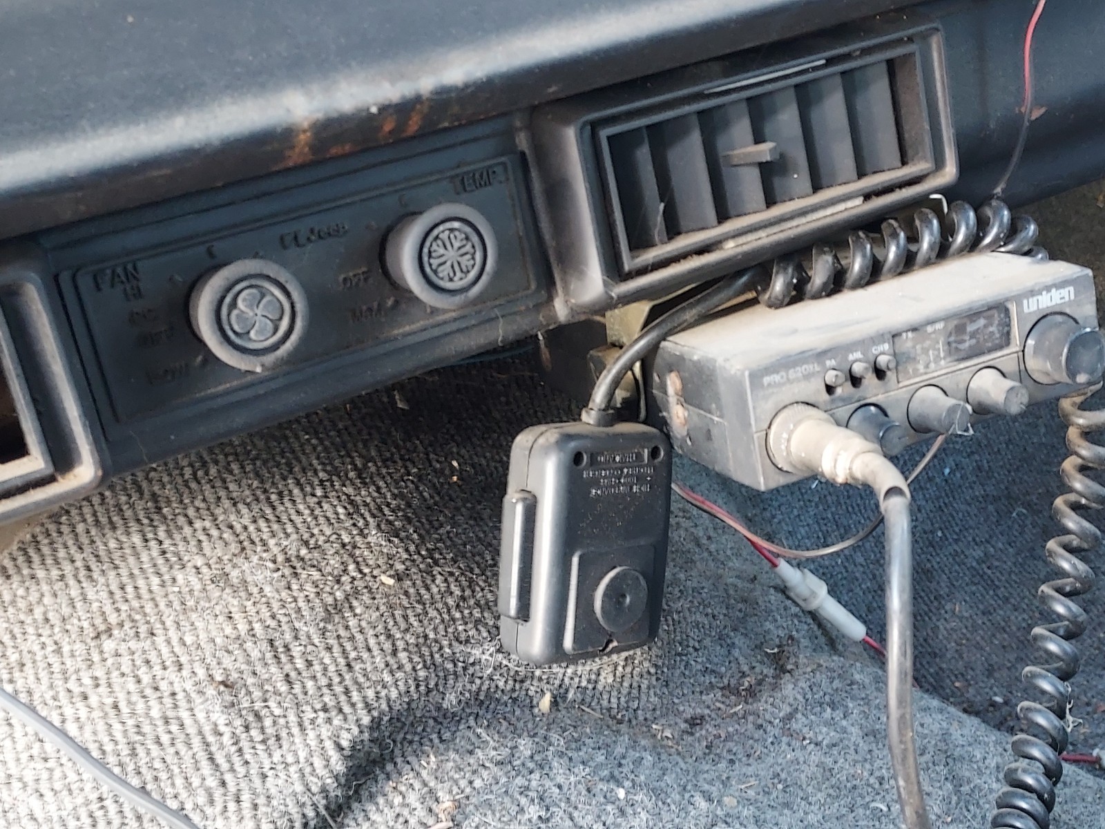 Jeep-Cherokee-1981-SUV-32