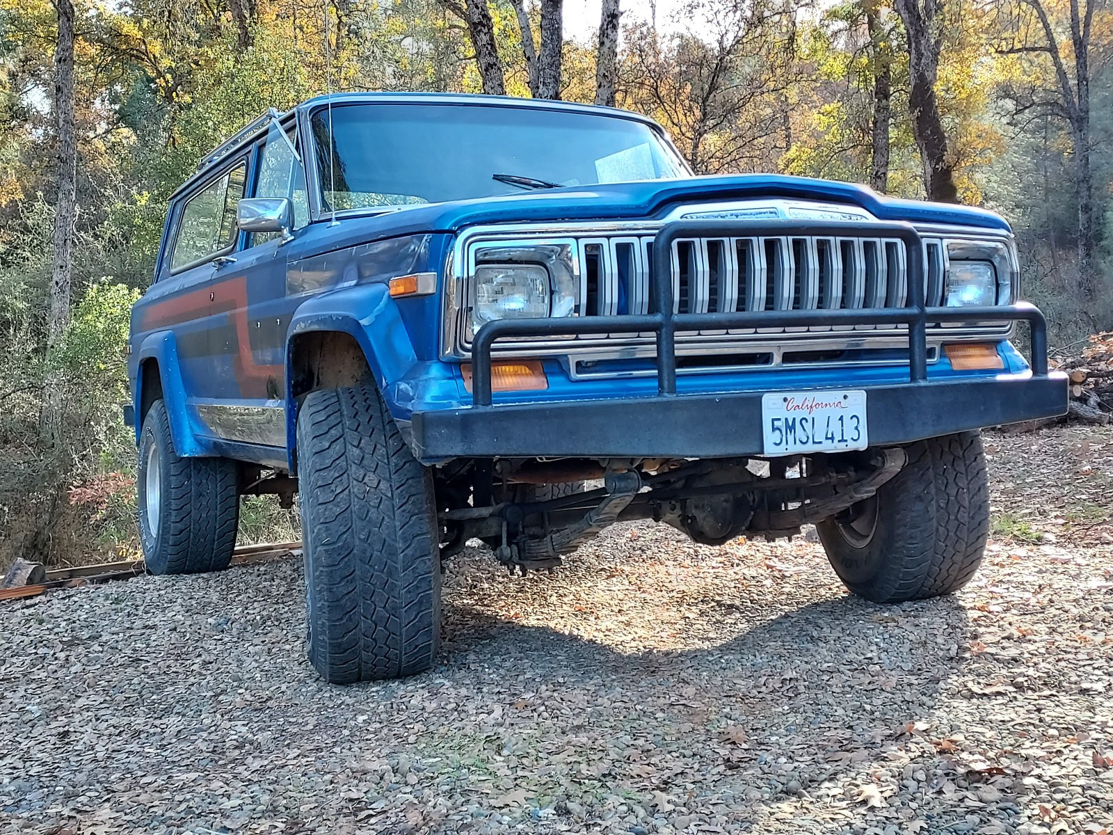 Jeep-Cherokee-1981-SUV-4