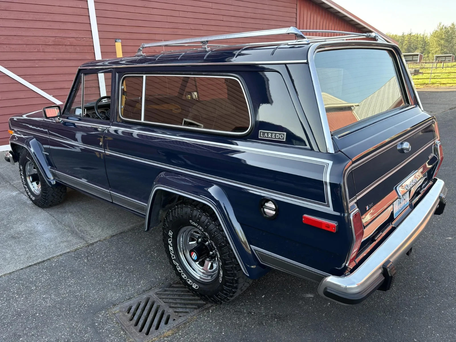 Jeep-Cherokee-1983-SUV-10