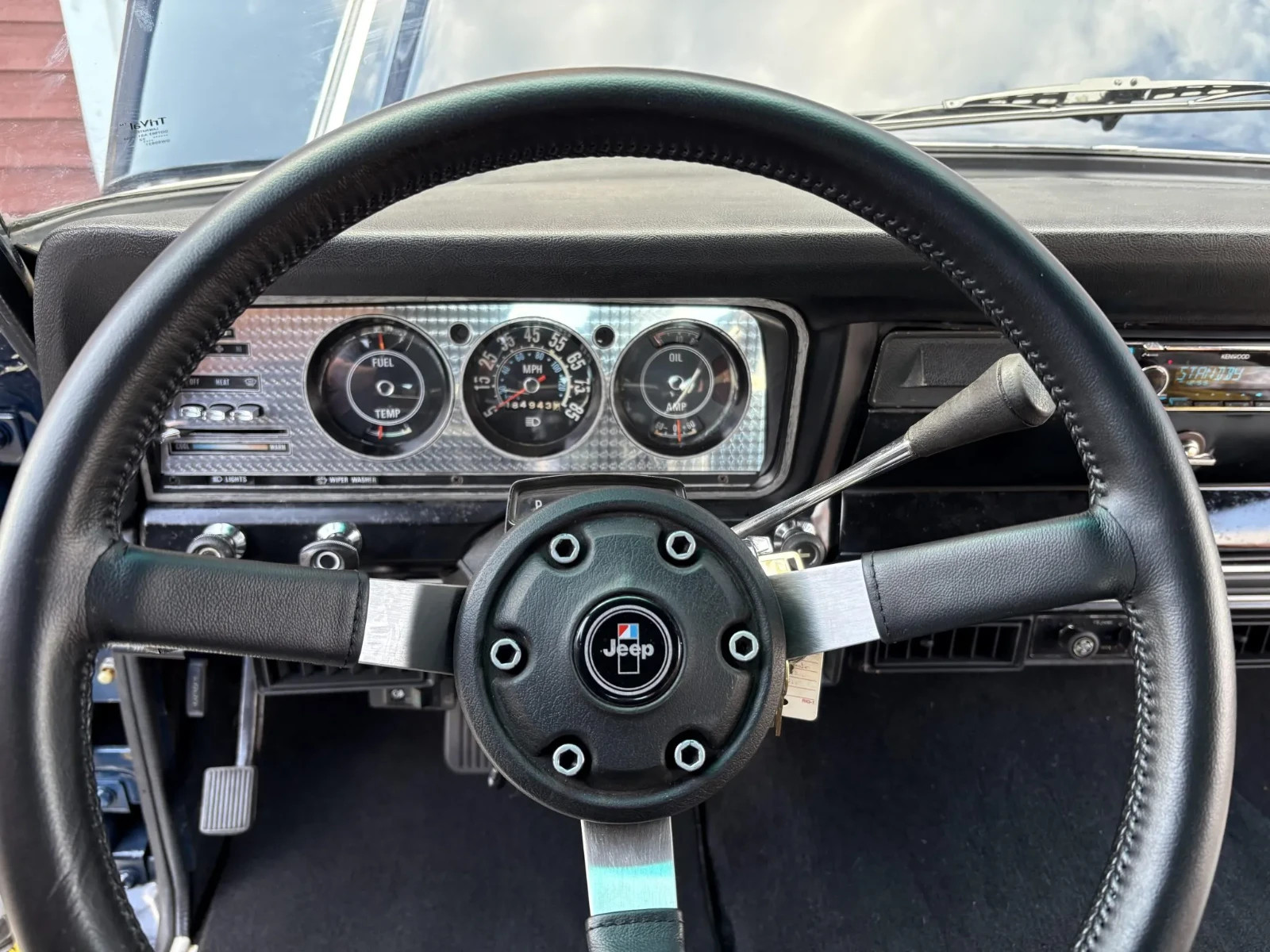Jeep-Cherokee-1983-SUV-16