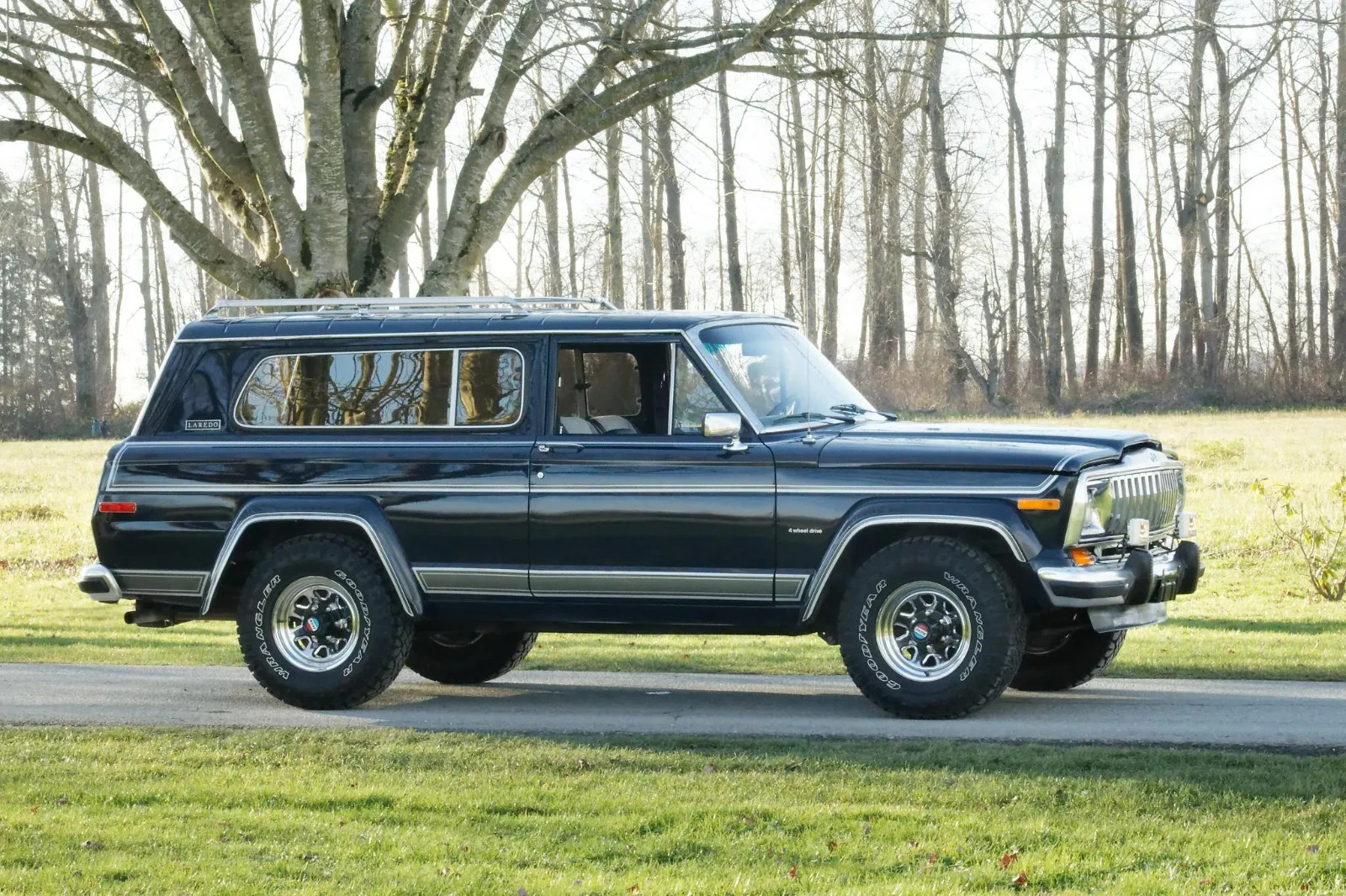 Jeep-Cherokee-1983-SUV-6