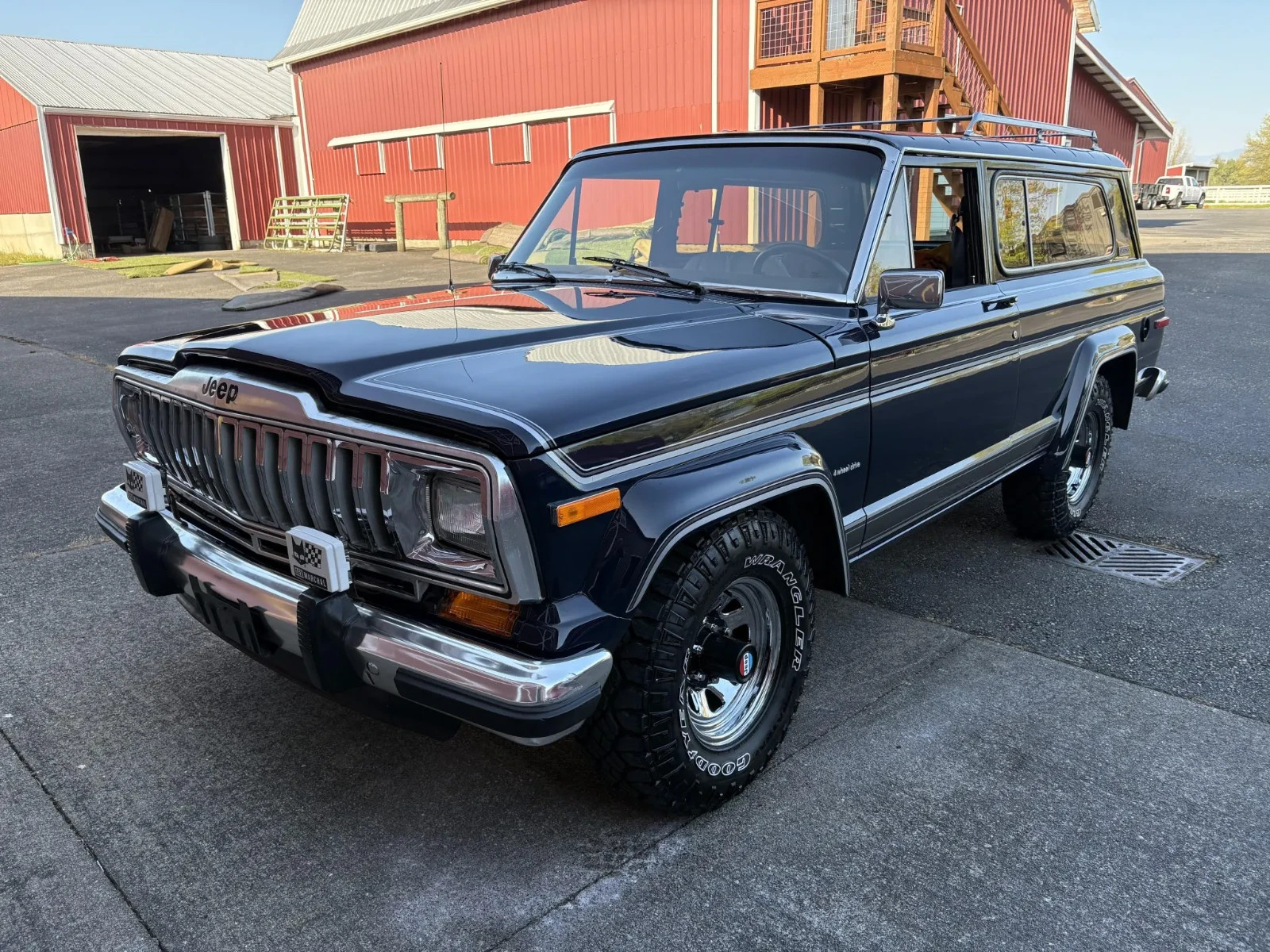Jeep-Cherokee-1983-SUV-7