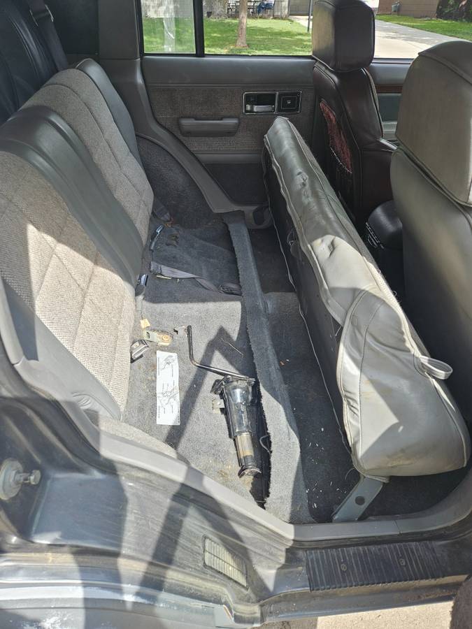 Jeep-Cherokee-1990-grey-11