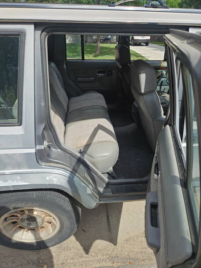 Jeep-Cherokee-1990-grey-13