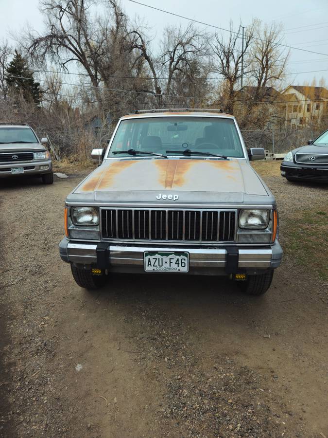 Jeep-Cherokee-1990-grey