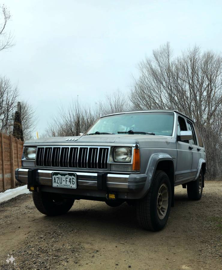 Jeep-Cherokee-1990-grey-3