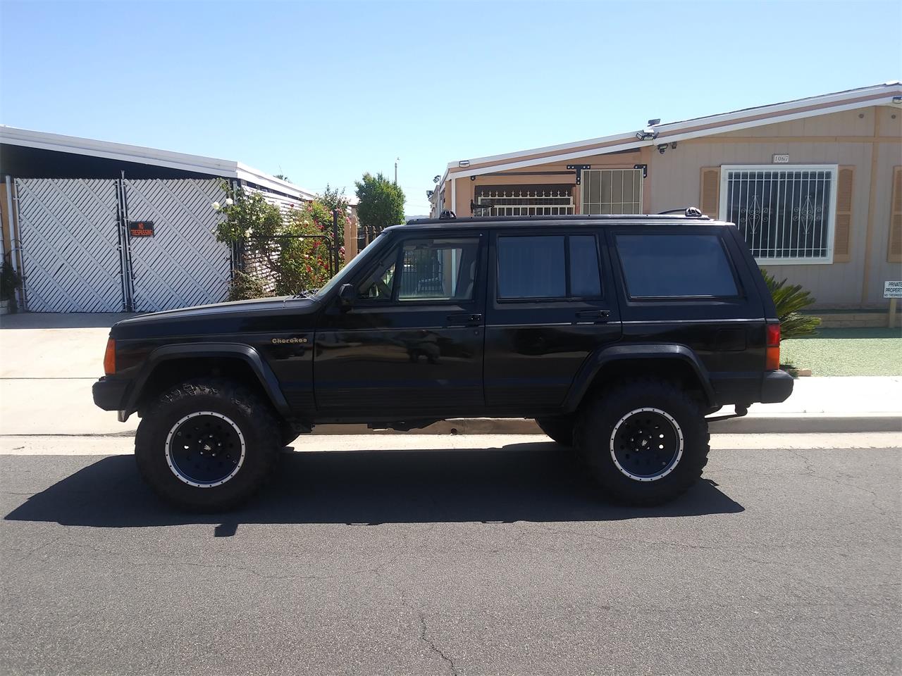 Jeep-Cherokee-1991-Black-Brown-16